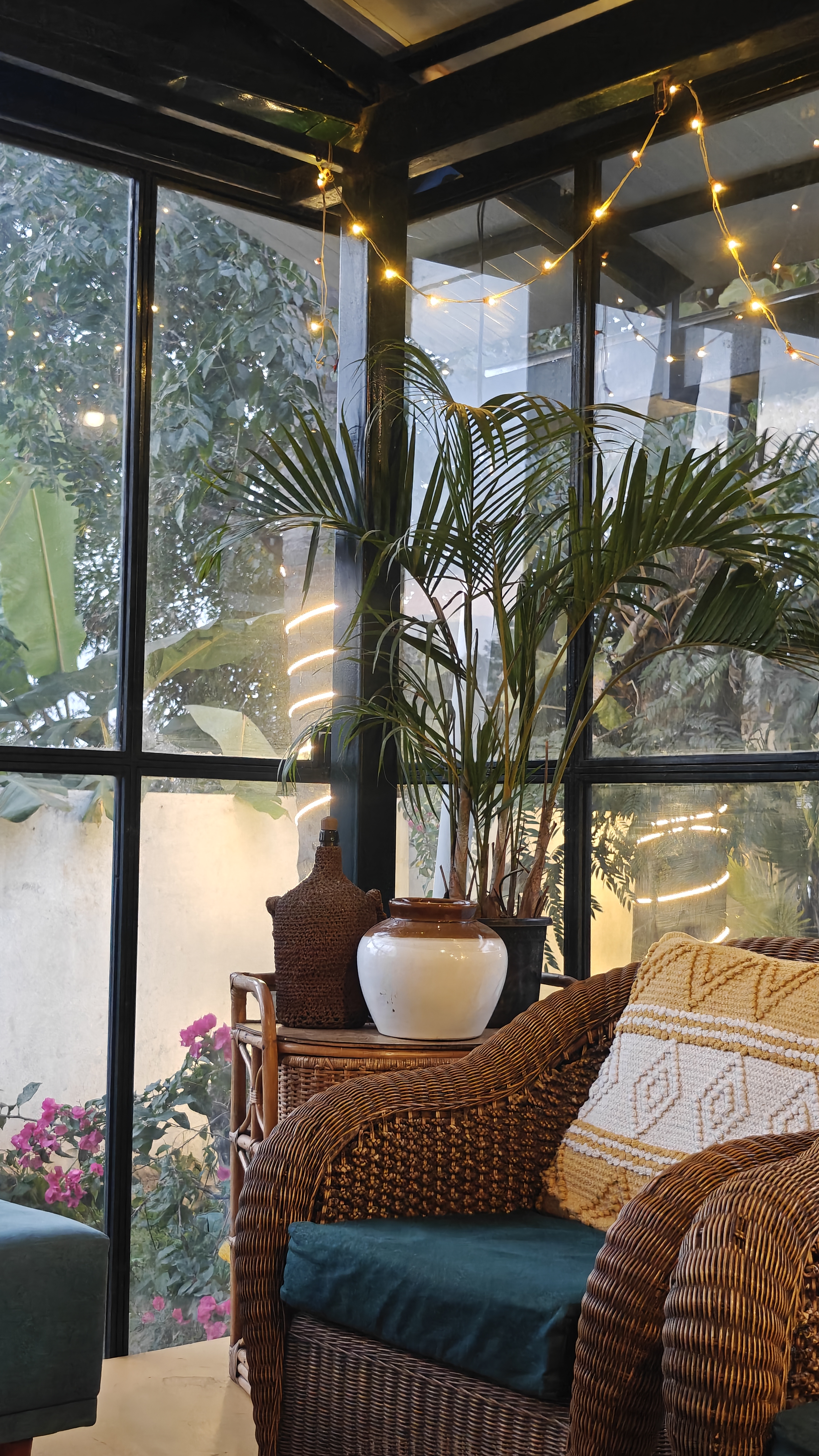 Rattan lounge
